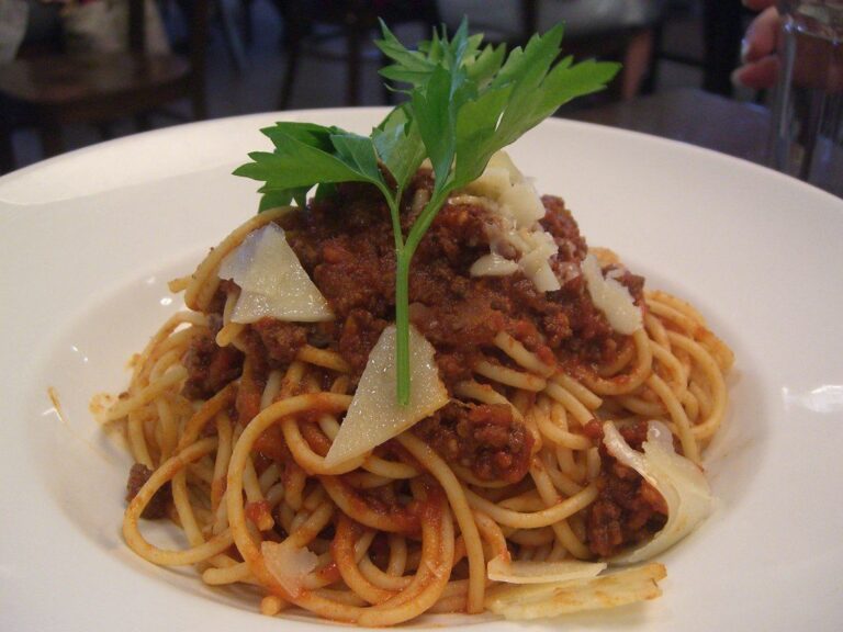 L’aglio olio e peperoncino del New York Times è in realtà corretta. L’unico errore è nel nome della ricetta (e nel gastrofighettismo)