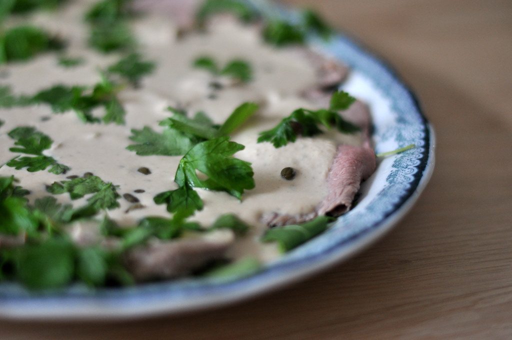 Ma nel vitello tonnato ci vuole o no la maionese?