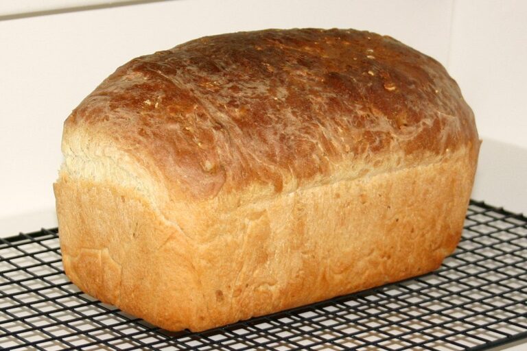 Perché rimpiangiamo il pane narrato da Buzzati