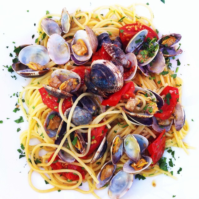 Le controverse nozze tra pesce e formaggio